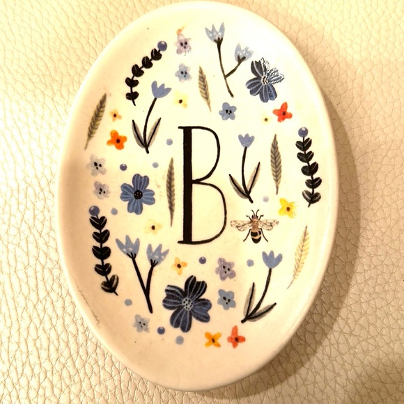 Anthropologie NWT Amelia Herbertson Footed Ceramic Floral Letter B Trinket Plate - Picture 1 of 4